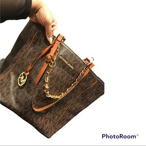 Pre-loved Michael Kors  brown medium tote bag .